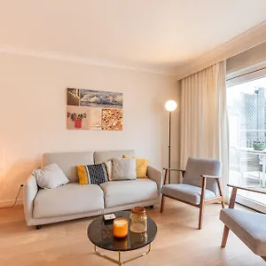  Appartement Modern With Large Terrace Close To The Sea